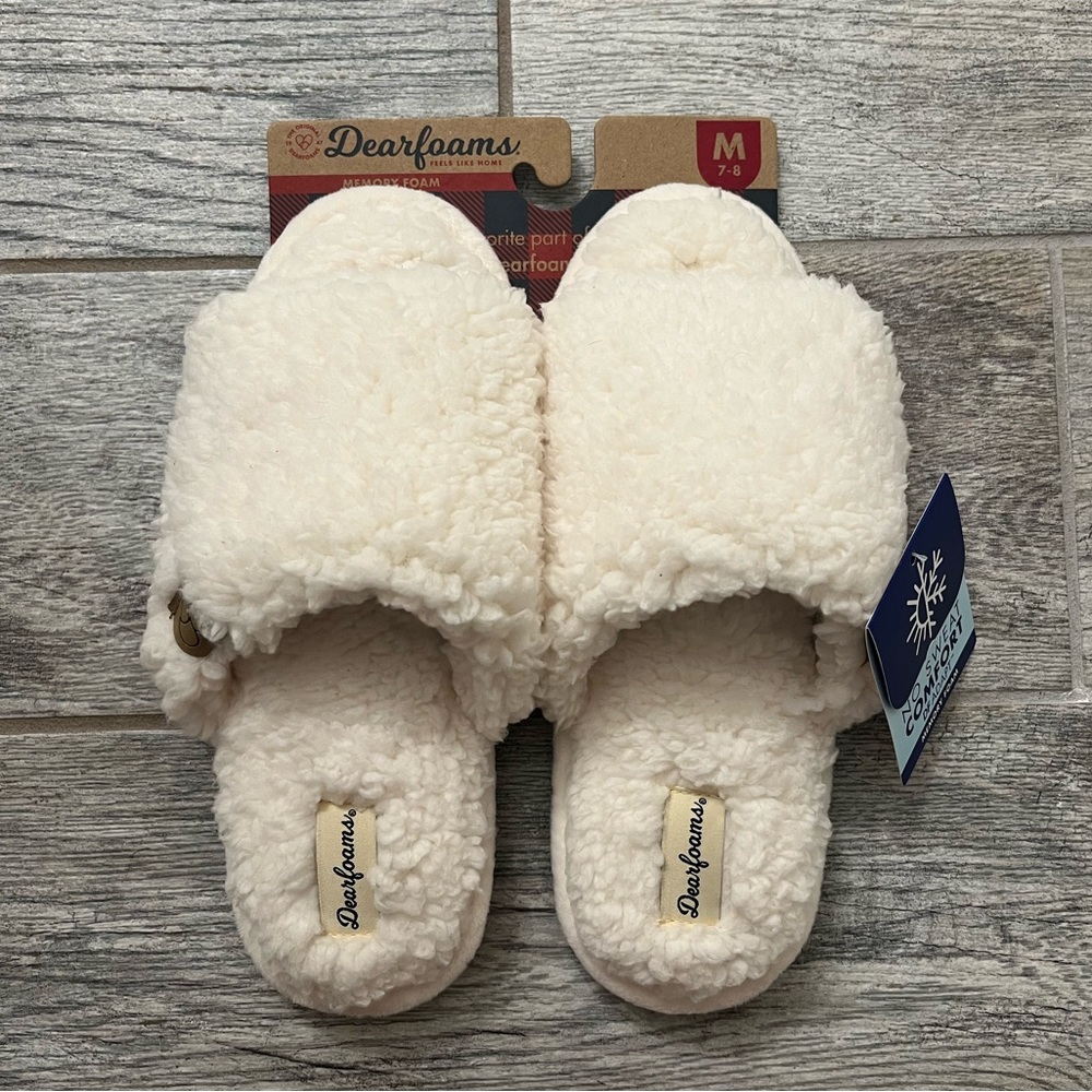 NWT Super comfy teddy Christmas slippers